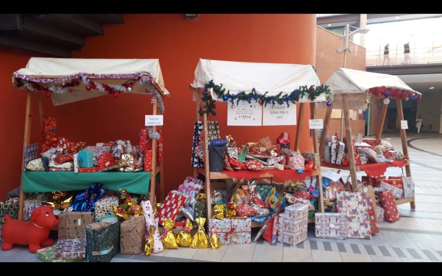Asti, mercatino natalizio delle scuole all’ospedale per solidarietà