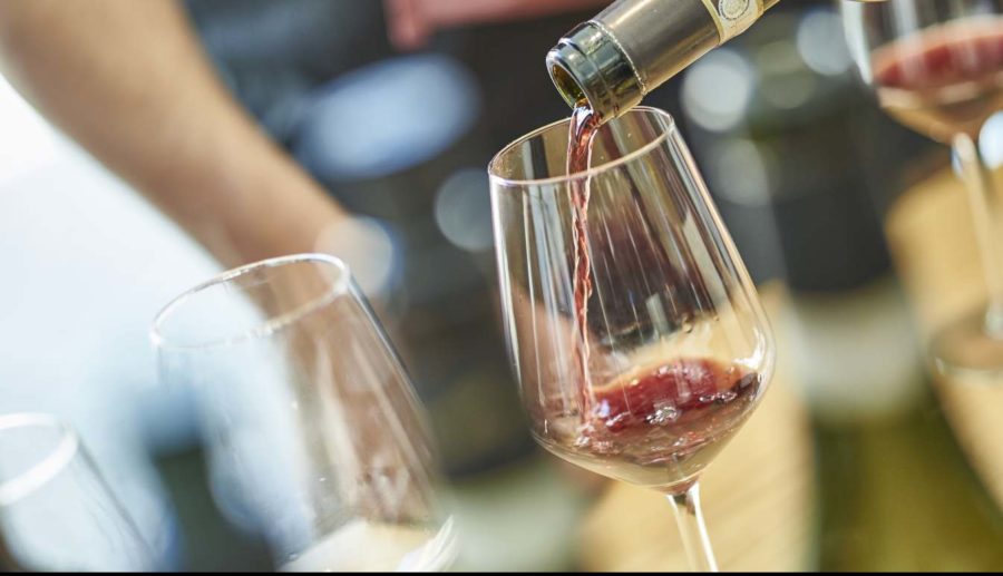 Agricoltura, accordo per la distillazione di 42.000 ettolitri di vini in Piemonte