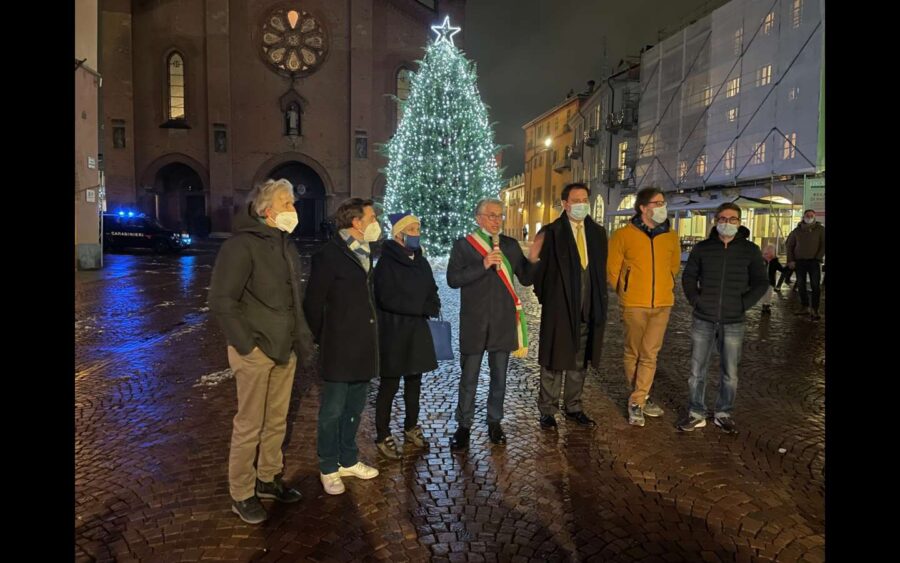 Alba, via alle Notti della Natività, con l’accensione dell’albero di Natale della famiglia Ferrero